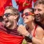Pack distributeur de bière réfrigérant InnovaGoods et 2 lunettes de soleil enroulables Sunfold Spain Red